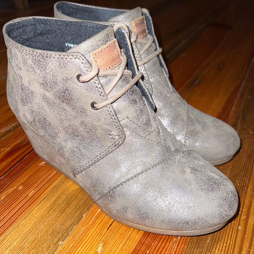 Toms wedge booties